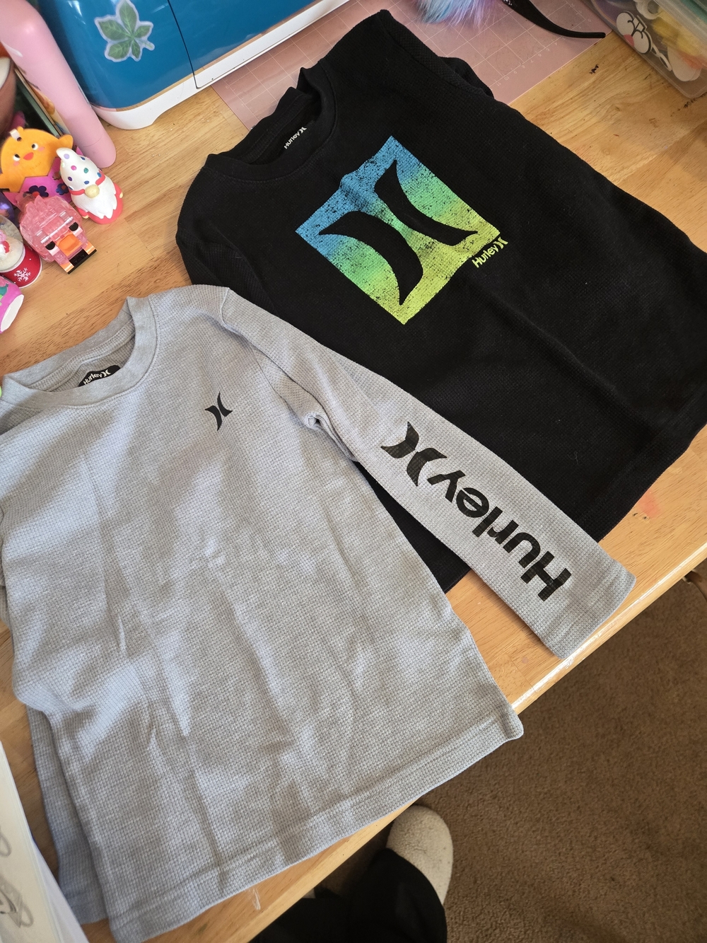 Hurley Kids Long-Sleeve Graphic Tops - Black & Light Gray